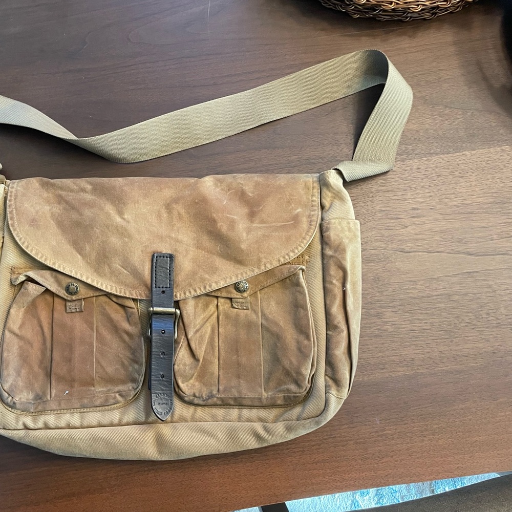 Rare Filson padded satchel.